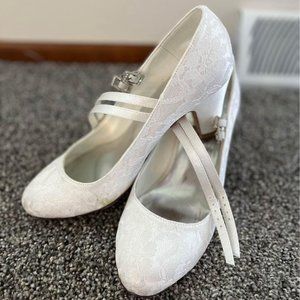 Lace Ivory/white Size 7 Heels